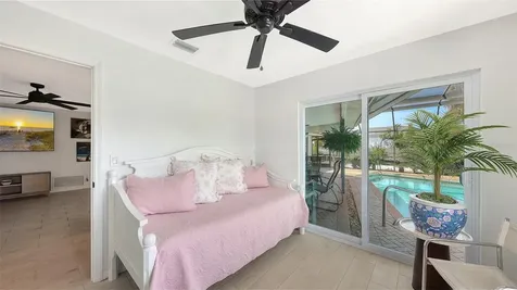 589 Commonwealth Lane Sarasota FL 34242