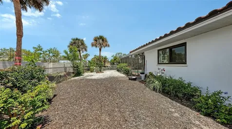 589 Commonwealth Lane Sarasota FL 34242