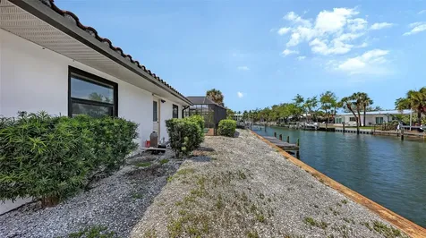 589 Commonwealth Lane Sarasota FL 34242