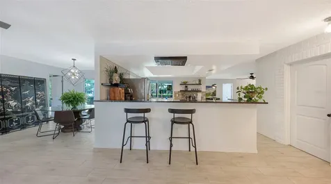589 Commonwealth Lane Sarasota FL 34242