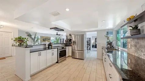 589 Commonwealth Lane Sarasota FL 34242