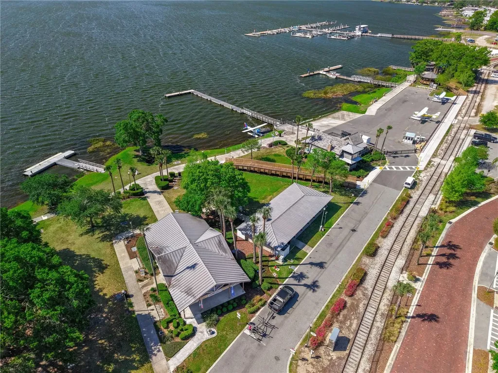 3039 Jessamine Drive Tavares FL 32778