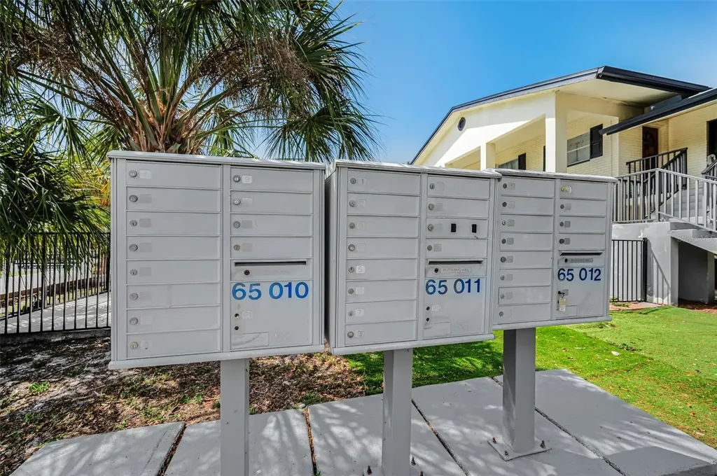 2 N Fernwood Avenue Clearwater FL 33765