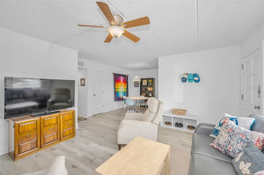 2 N Fernwood Avenue Clearwater FL 33765