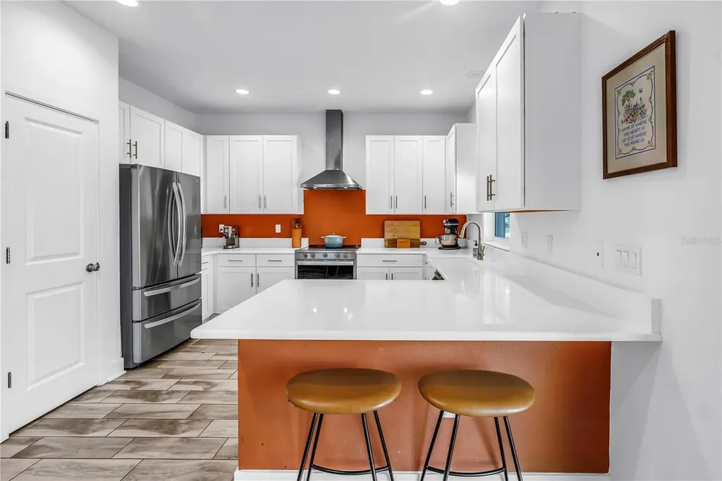 2119 Catalonia Way S St Petersburg FL 33712
