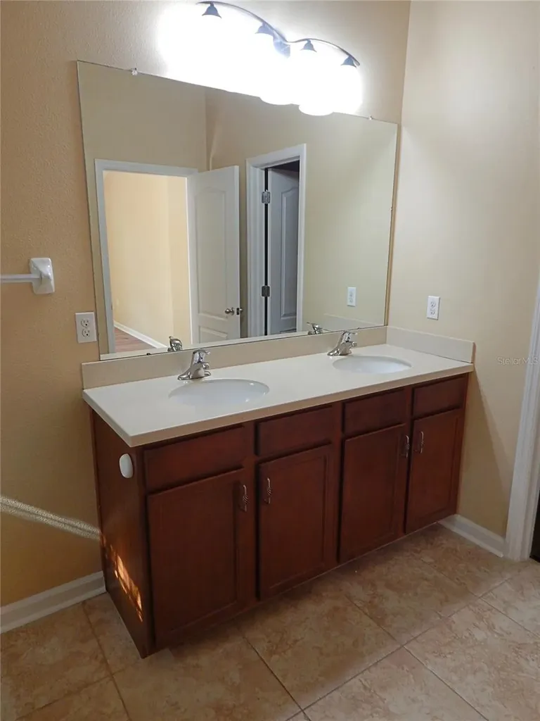 5716 Kingletsound Place Lithia FL 33547