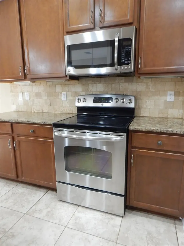 5716 Kingletsound Place Lithia FL 33547