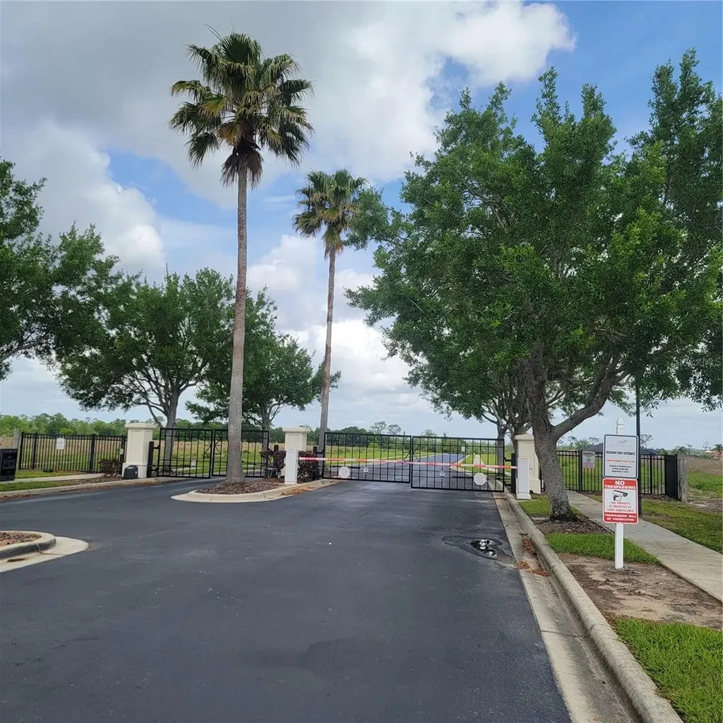 496 Adams View Lane Auburndale FL 33823