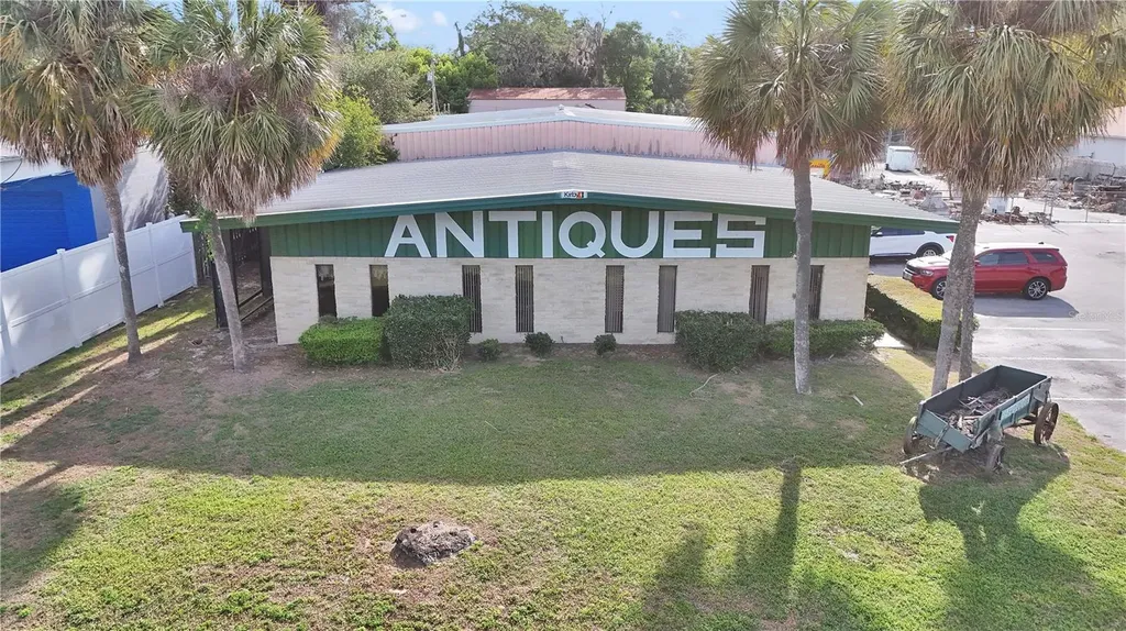 1811 N Pine Avenue Ocala FL 34475