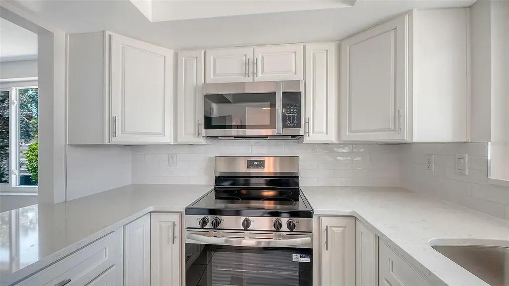 554 Spanish Drive S Longboat Key FL 34228