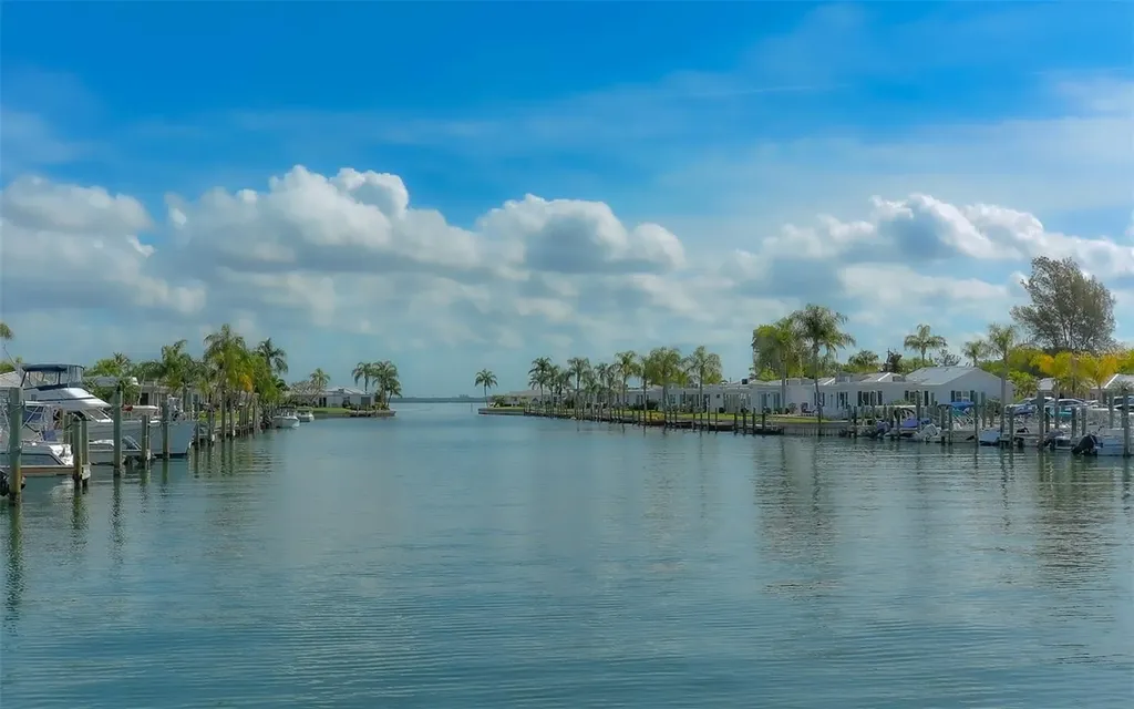 554 Spanish Drive S Longboat Key FL 34228