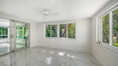 554 Spanish Drive S Longboat Key FL 34228