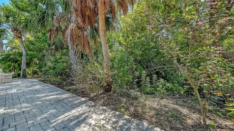 554 Spanish Drive S Longboat Key FL 34228