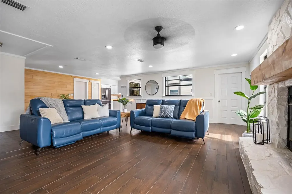 12756 Poinsettia Avenue Seminole FL 33776