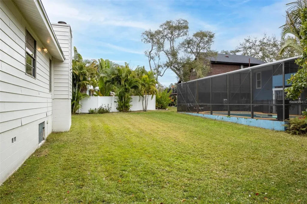 12756 Poinsettia Avenue Seminole FL 33776