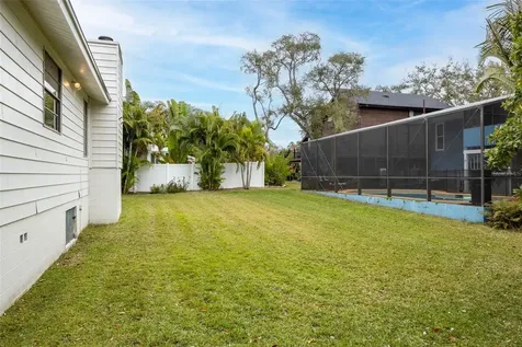 12756 Poinsettia Avenue Seminole FL 33776