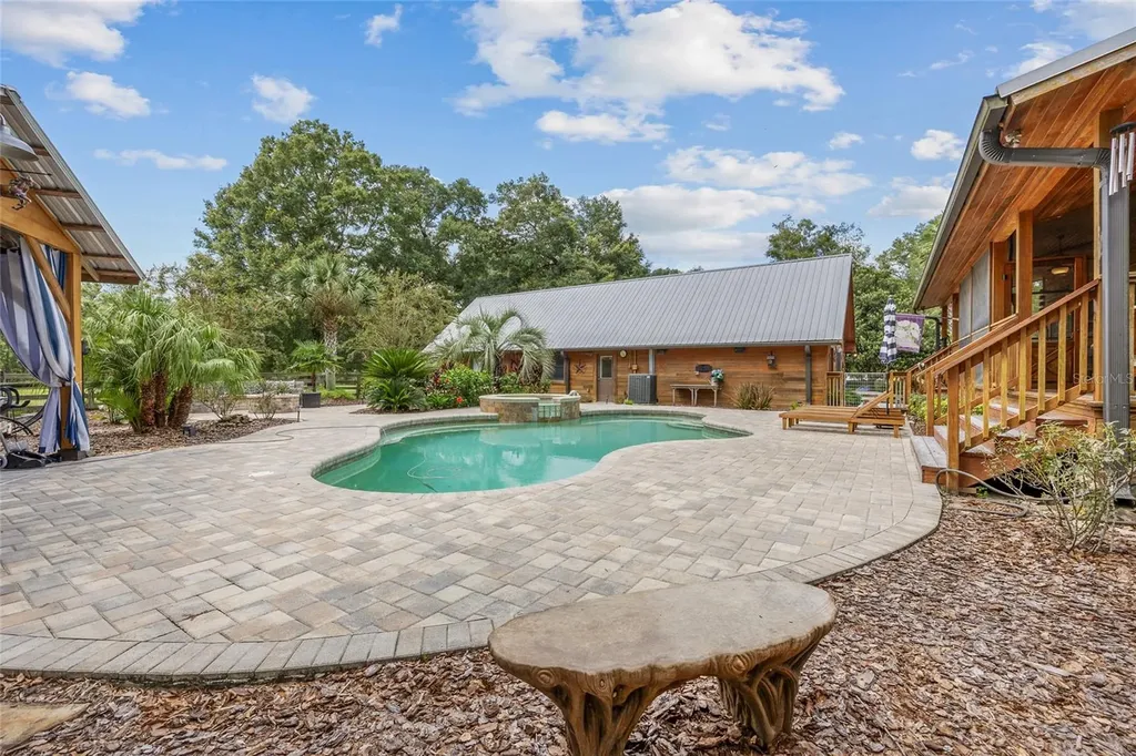 25743 NW 62nd Avenue High Springs FL 32643