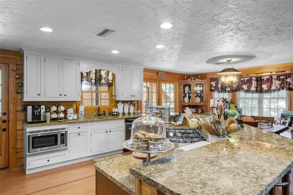 25743 NW 62nd Avenue High Springs FL 32643