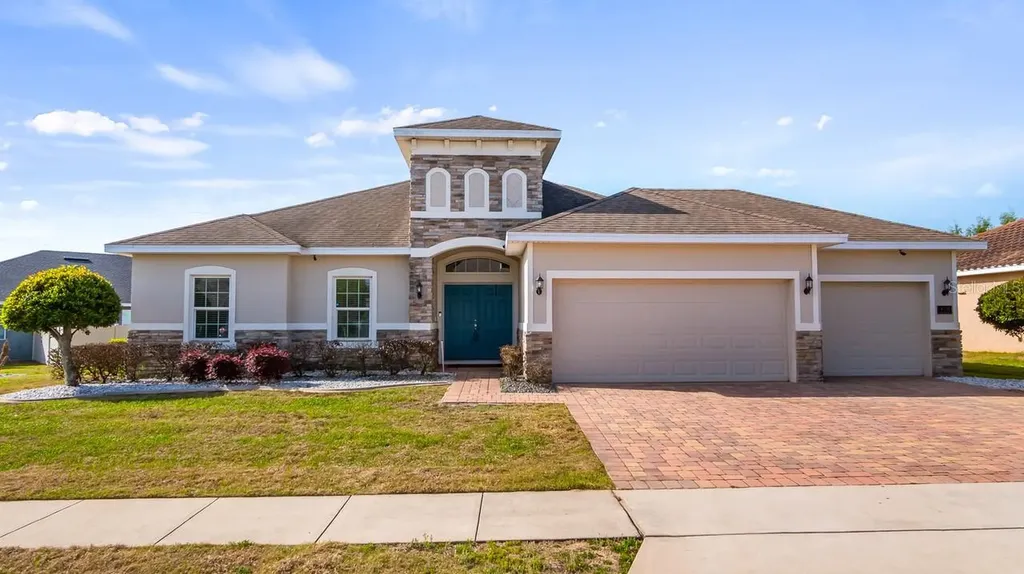 476 Bellissimo Place Howey In The Hills FL 34737