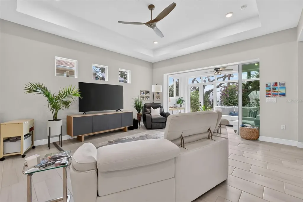 8228 Bridgeport Bay Circle Mount Dora FL 32757