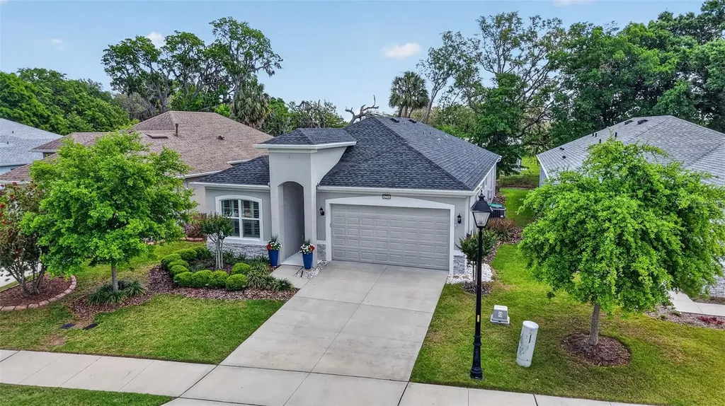 8228 Bridgeport Bay Circle Mount Dora FL 32757
