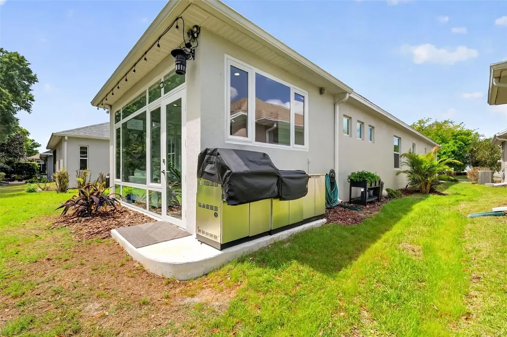8228 Bridgeport Bay Circle Mount Dora FL 32757