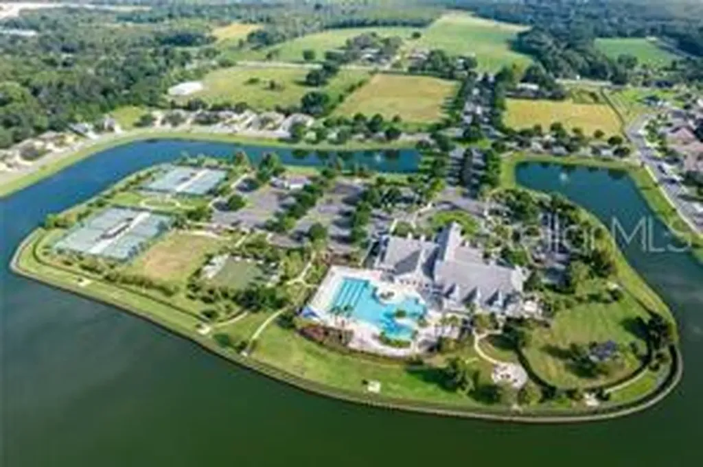 8228 Bridgeport Bay Circle Mount Dora FL 32757