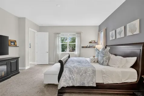 8228 Bridgeport Bay Circle Mount Dora FL 32757