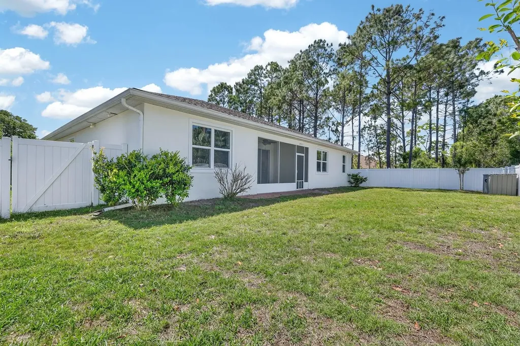 98 Bud Hollow Drive Palm Coast FL 32137