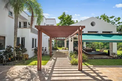 Palma Real Palma De Coco Guaynabo PR 00966