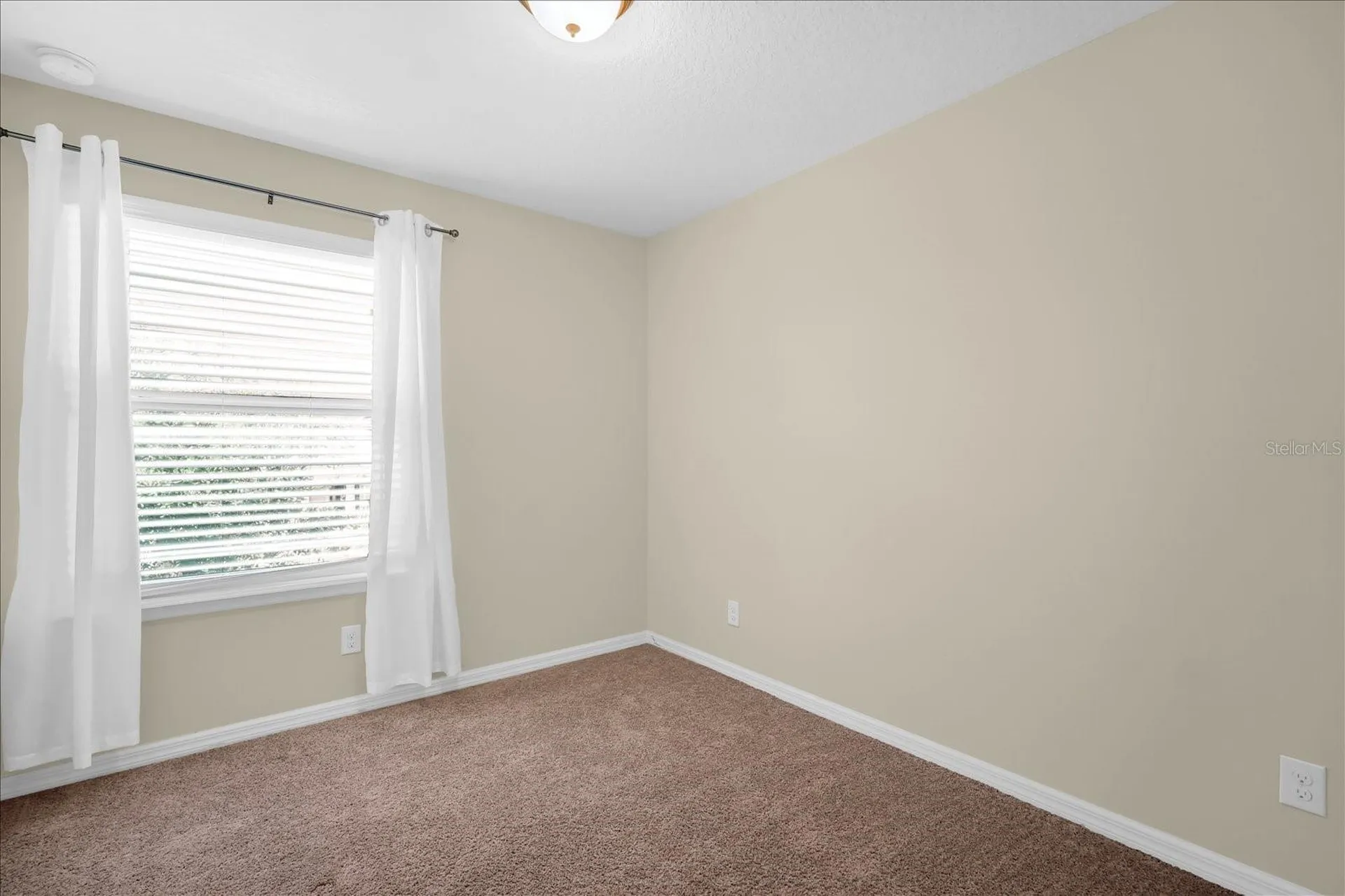 8943 Hildreth Avenue Orlando FL 32832