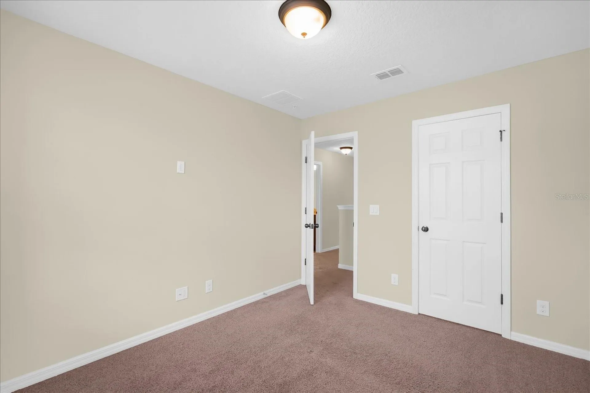 8943 Hildreth Avenue Orlando FL 32832