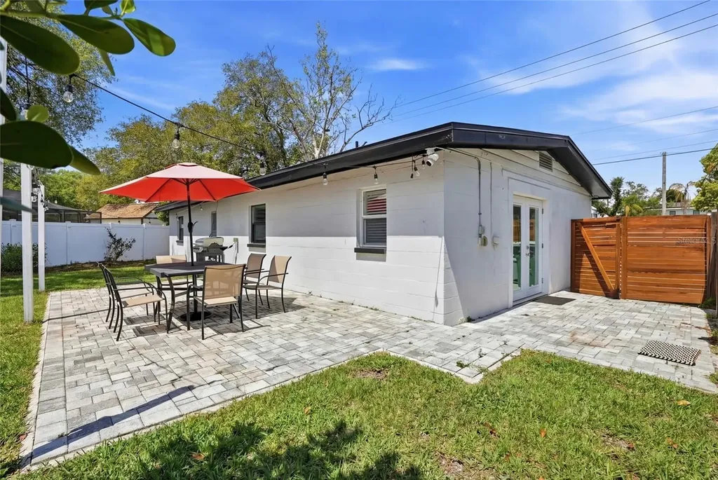 3412 W Bay Avenue Tampa FL 33611
