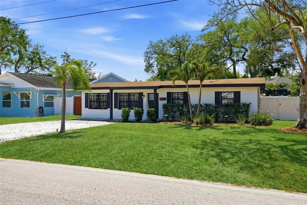 3412 W Bay Avenue Tampa FL 33611