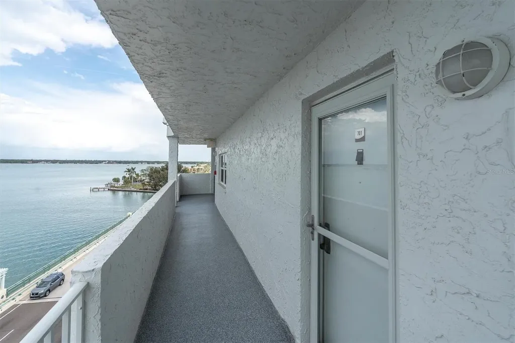 285 107th Avenue Treasure Island FL 33706