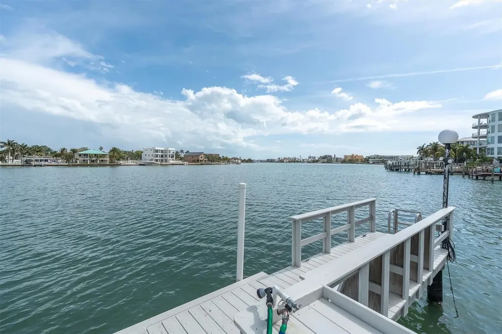 285 107th Avenue Treasure Island FL 33706