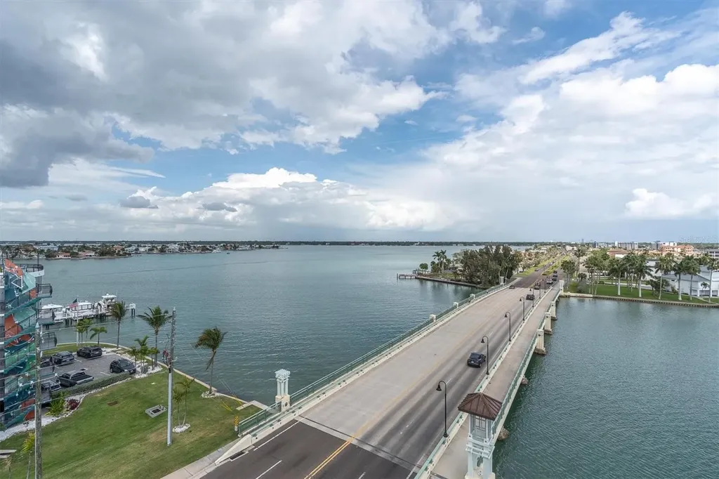 285 107th Avenue Treasure Island FL 33706