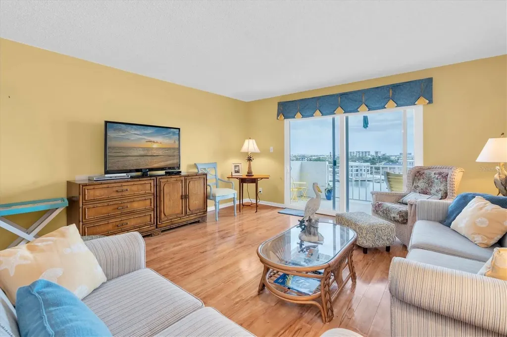 285 107th Avenue Treasure Island FL 33706