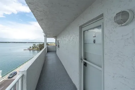 285 107th Avenue Treasure Island FL 33706