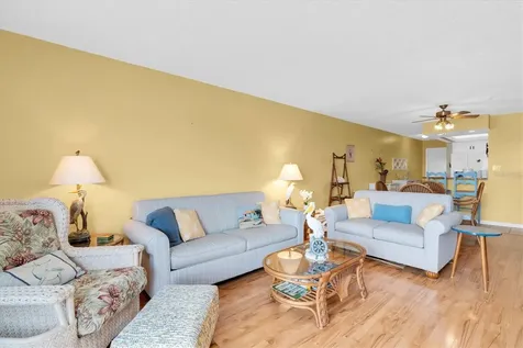 285 107th Avenue Treasure Island FL 33706