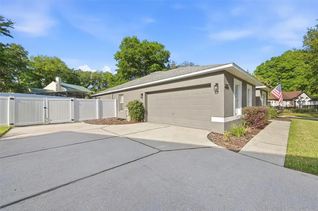 2257 Kingscrest Circle Apopka FL 32712