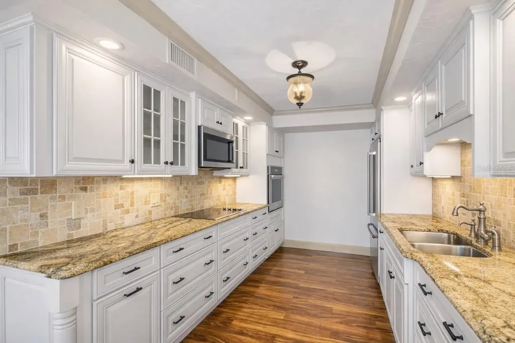 435 S Gulfstream Avenue Sarasota FL 34236