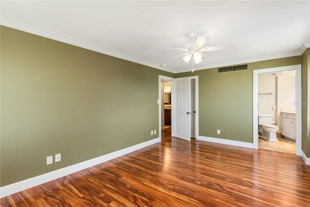 435 S Gulfstream Avenue Sarasota FL 34236
