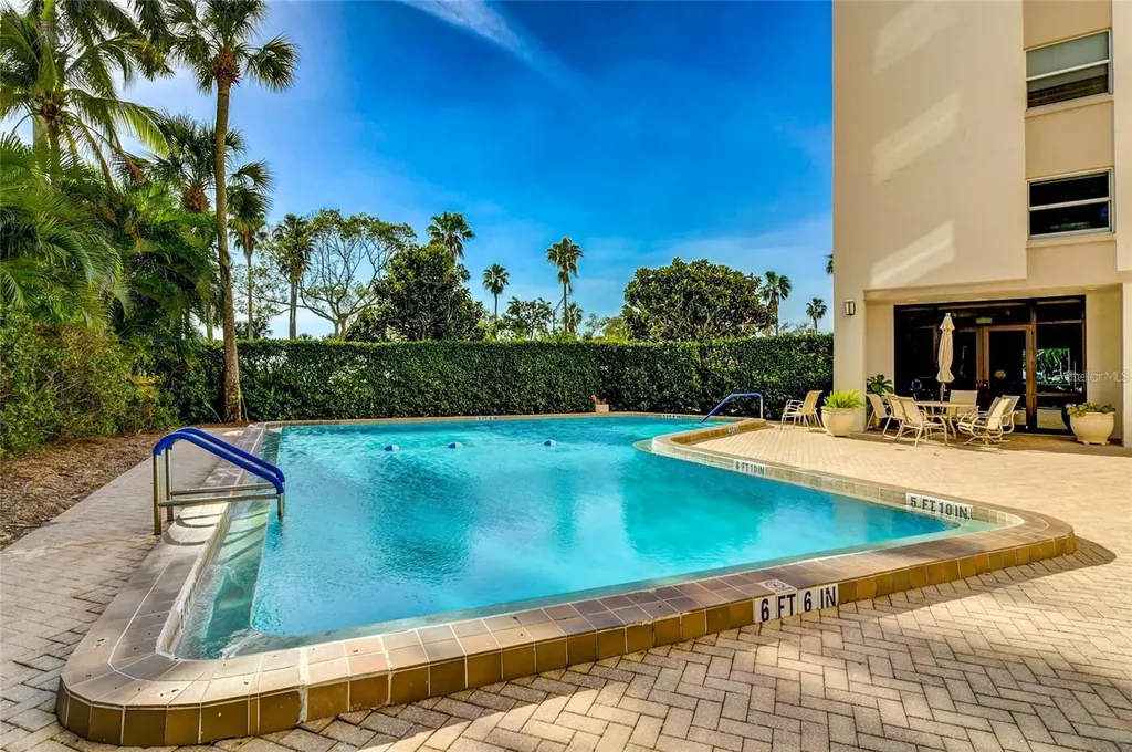 435 S Gulfstream Avenue Sarasota FL 34236