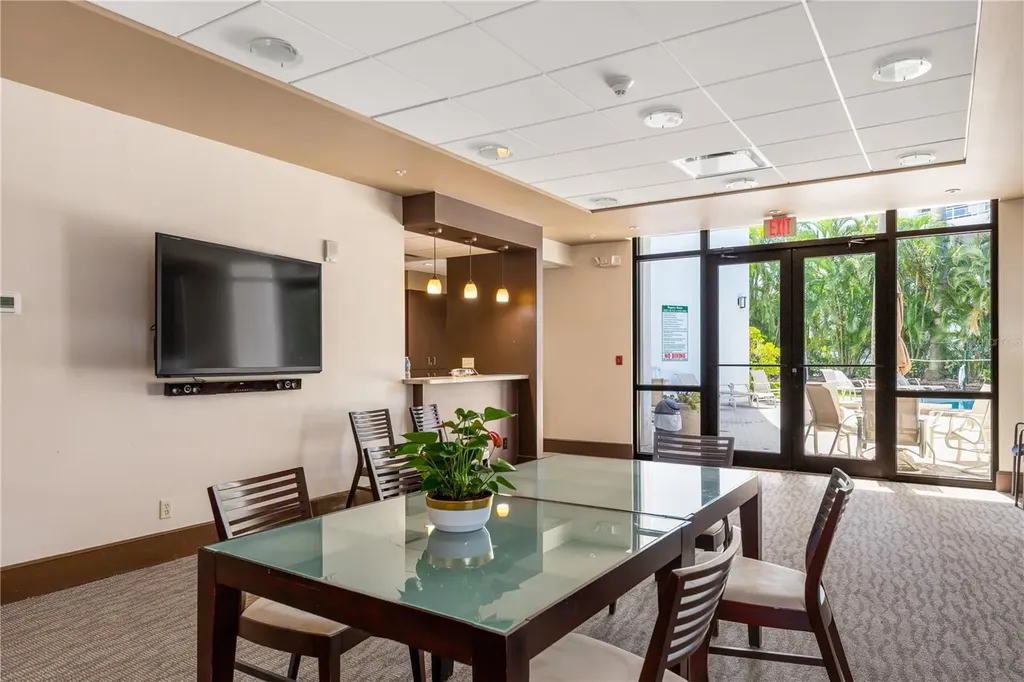 435 S Gulfstream Avenue Sarasota FL 34236
