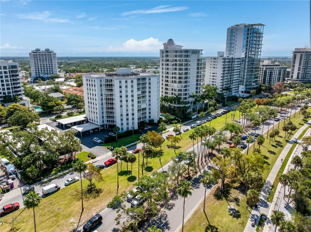 435 S Gulfstream Avenue Sarasota FL 34236