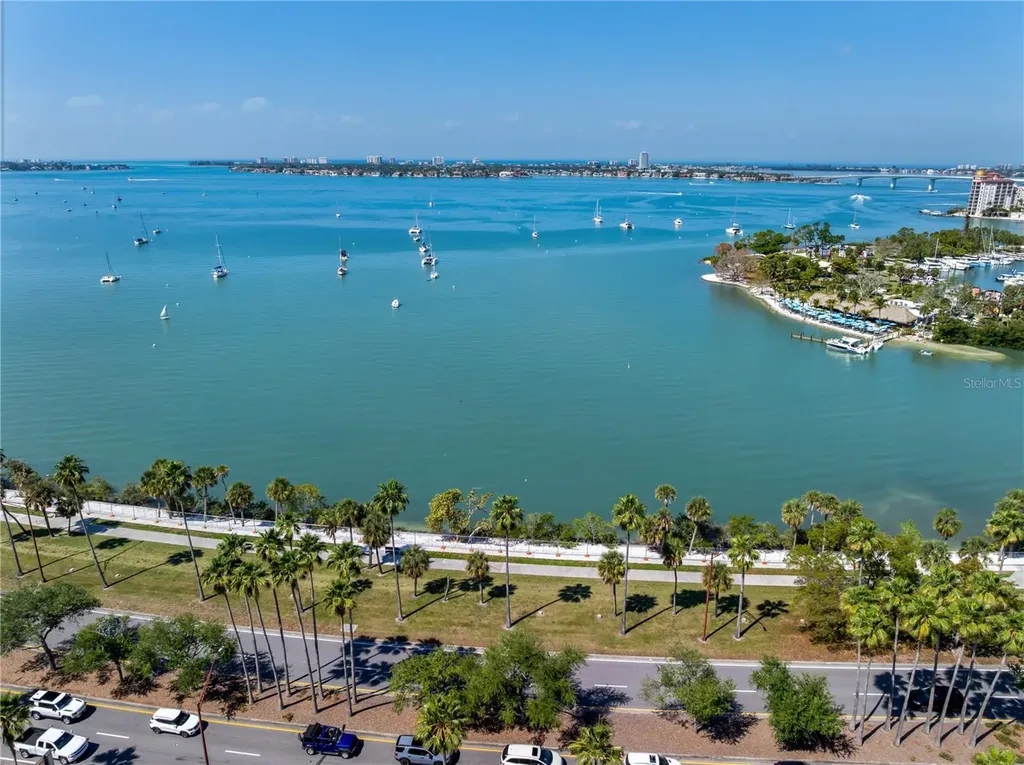 435 S Gulfstream Avenue Sarasota FL 34236