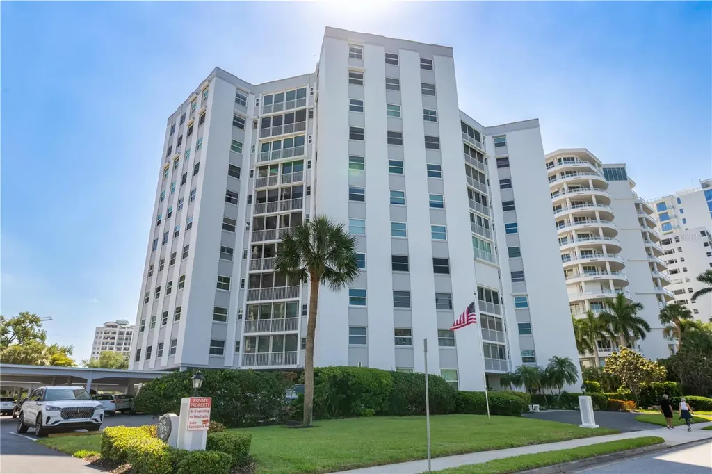 435 S Gulfstream Avenue Sarasota FL 34236