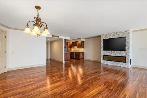 435 S Gulfstream Avenue Sarasota FL 34236