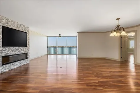 435 S Gulfstream Avenue Sarasota FL 34236
